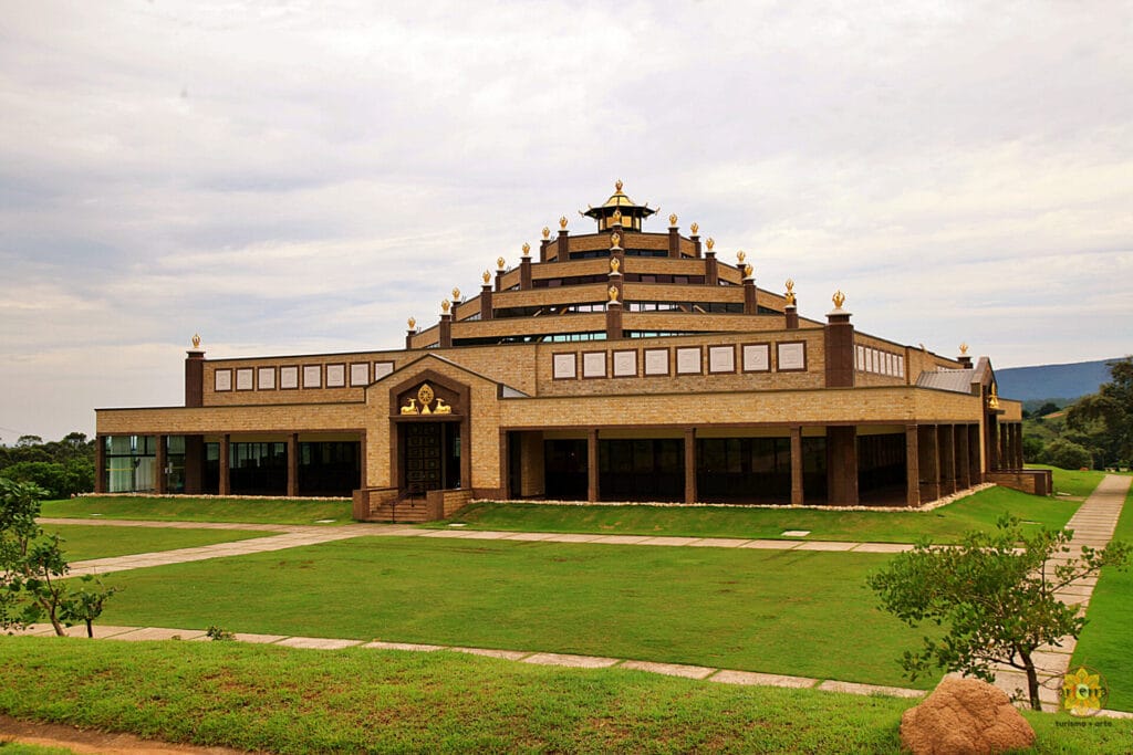 Um Refúgio de Paz Pertinho de Você: Venha Viver o Templo Kadampa!